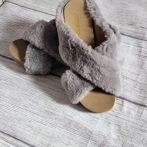 DREAM PAIRS Comfy Fuzzy Slide Slippers NWOT Grey Women's Size 7 - Picture 9 of 14